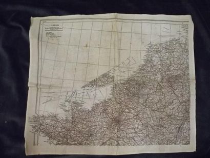 null Carte topographique de la RAF imprimée sur soie, vers 1940 Façade Nord de la...