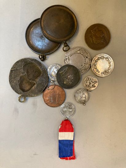 null Lot of civil medals and miscellaneous