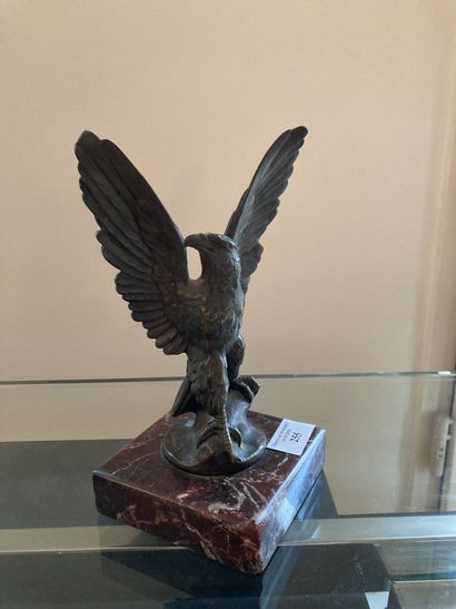 null Emile BREGEON 
Eagle
Bronze with patina 
Size with base: 21.5 cm 
A patinated...