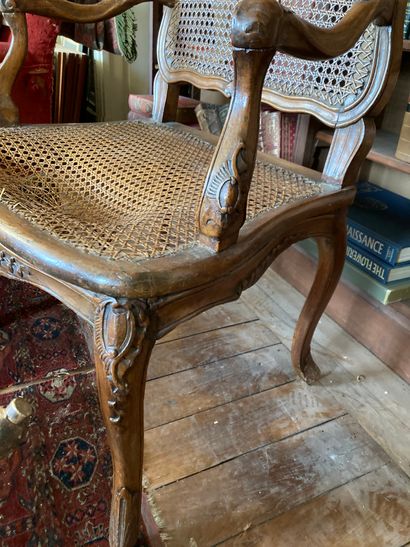 null Two natural beech wicker armchairs 
Partly Regency period
(Differences, damaged...