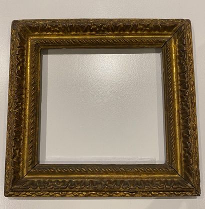 null A Louis XIII period frame in carved and gilded oak
France
11 x 12 x 3 cm
(sold...