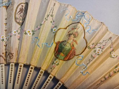 null * Fan, double silk leaf. The front of a pastiche with medallions linked by ribbons...