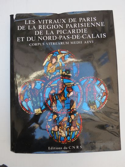 null Books on stained glass and other artistic subjects 
"Les vitraux légendaires...