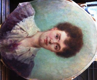 Louis Frédéric SCHUTZENBERGER (1825 - 1903) Portrait de femme au lys Huile sur toile...