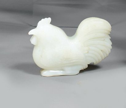 CHINE Coq sculpté en jadéite blanc Fin du...
