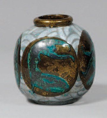 CAZAUX Édouard (1889-1974) Vase ovoïde à col ourlé en céramique, décor de médaillons...