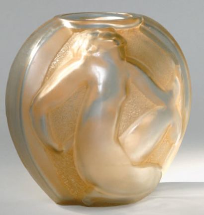 CAZAUX Édouard (1889-1974) & GUÉRON D. et Cie Vase de forme oblong à épaulement renflé...