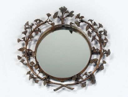 BRANDT Edgar (1880-1960) (attribué à) Important miroir circulaire en fer forgé à...