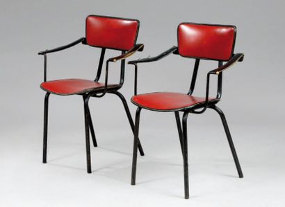 ADNET Jacques (1900-1984) Paire de fauteuils à armature tubulaire entièrement gainé...