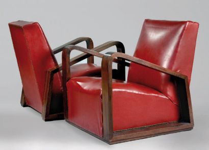 TRAVAIL FRANÇAIS 1930 Paire de fauteuils confortables entièrement recouverts de skaï...