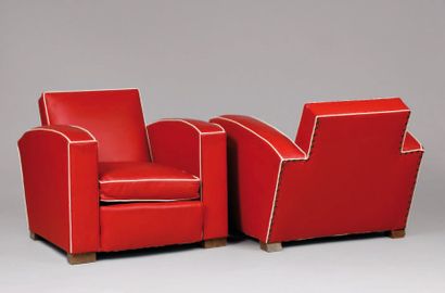 ADNET Jacques (1900-1984) Paire de fauteuils confortables entièrement recouverts...