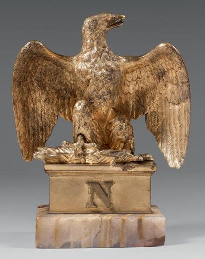 null Petite aigle de drapeau modèle 1860, en aluminium, dorée, caisson et foudres...