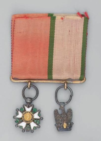 null Petite brochette de deux décorations miniatures: une croix de chevalier de l'ordre...