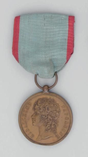 null Médaille d'honneur au Mérite, 3e classe en bronze; ruban bleu bordé de rouge;...