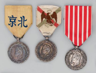 null Une Médaille de la campagne de Chine (1860), en argent, signée Barre; une Médaille...