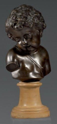 null Charmant buste d'enfant en bronze patiné à la chevelure bouclée Fin XVIIIème...