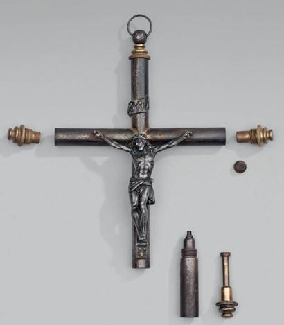 null Étonnant crucifix de défense à système équipé d'un pistolet à percussion à un...