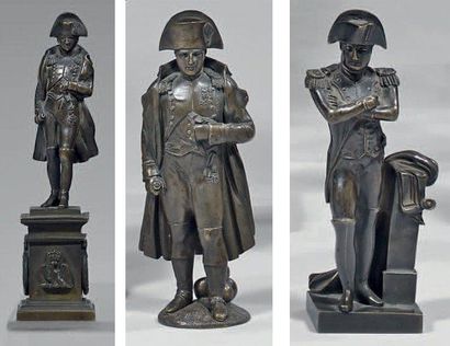 null Napoléon 1er en pied: trois statuettes en bronze patiné; hauteurs 16,5, 14 et...