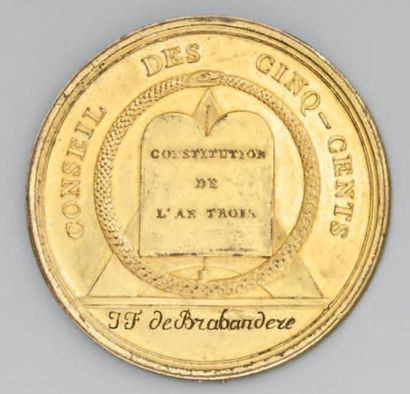 null Médaille ronde en laiton doré, gravée par Gatteaux, règlement du 5 pluviôse...