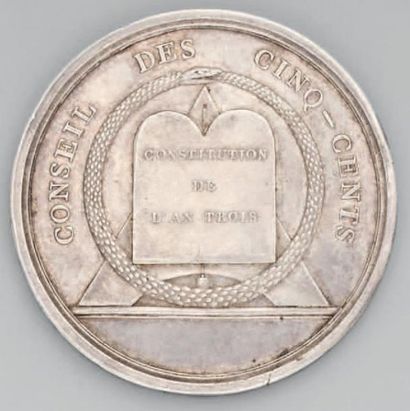 null Médaille ronde en argent, gravée par Gatteaux, règlement du 22 floréal an VI...