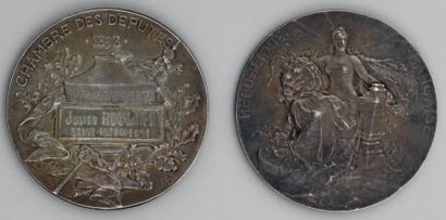 null Deux médailles rondes en argent: l'une de la cession de 1898, gravée par Max....
