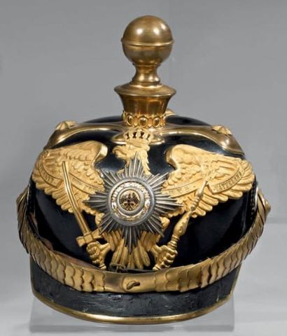 null Casque de général d'artillerie modèle 1895/1915, bombe en cuir noir verni, garnitures...