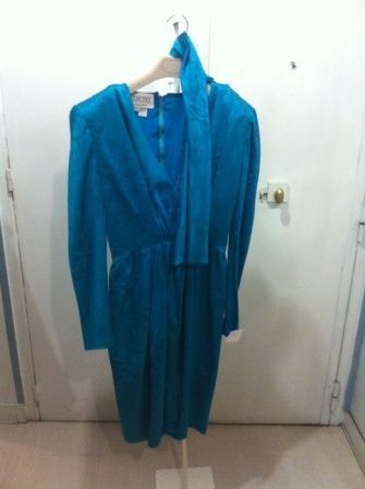 ODICINI Couture Robe en soie damassé turquoise, décolleté en v sur petit drapé se...