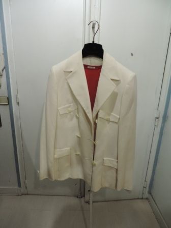 ISTANTE pour Gianni Versace circa 1980 Veste en gabardine de laine blanche, col châle...