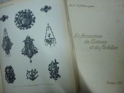 Allemagne (Henri d'.) Les Accessoires du Costume et du Mobilier, Tome I et II, 1928....