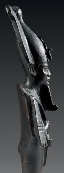 null Statuette d'Osiris momiforme. Il porte le sceptre et le flagellum, et est paré...