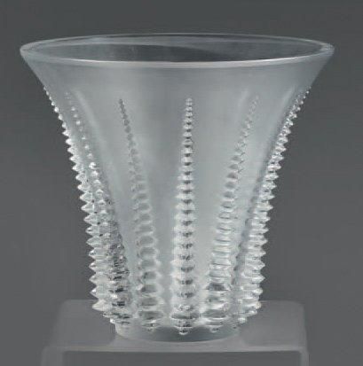 LALIQUE René (1860 - 1945) Vase «Font-Romeu». Épreuve de tirage industriel réalisée...