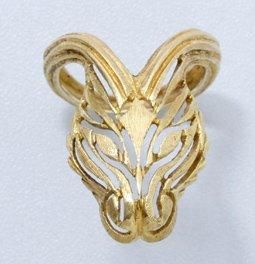 LALAOUNIS Bague en or, figurant une tête stylisée d'animal. Signée. Poids: 6.90 g....