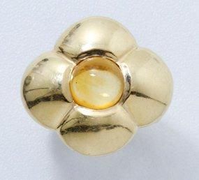 null Bague en or, stylisant une fleur centrée d'une citrine en cabochon. Poids brut:...