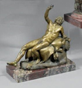 null Satyre ivre, statuette en bronze très finement ciselé, d'après l'original découvert...