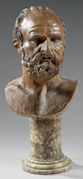 ITALIE, XVIIIÈME SIECLE Buste en terre cuite figurant un homme barbu, il est re­présenté...