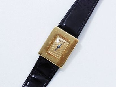 MOVADO Montre bracelet d'homme en or 18 K, cadran doré portant l'inscription «Van...