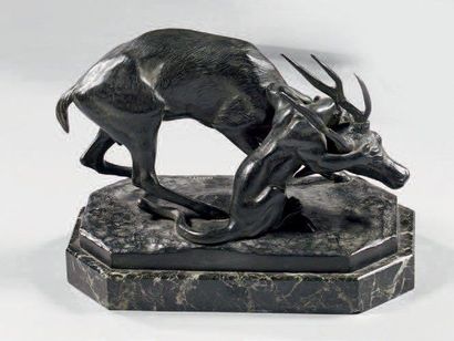 D'après Antoine Louis BARYE Panthère saisissant un cerf Épreuve en bronze patiné,...