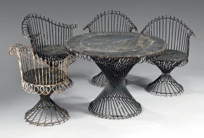 MATEGOT Mathieu (1910 - 2001) Mobilier de jardin se composant: d'une table à plateau...