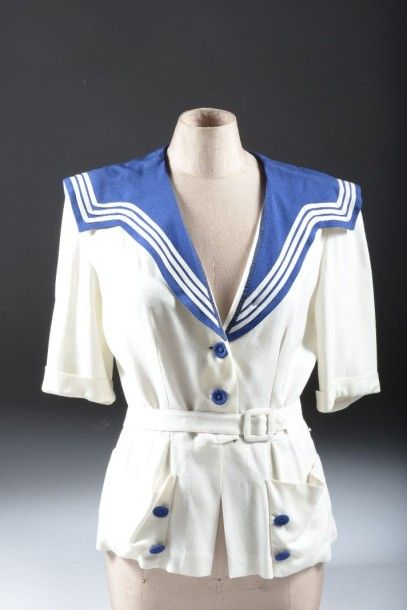  Lot de 3 robes de jour en soie et une veste à col marin, années 30-40.