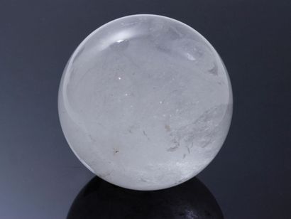 null Importante boule en cristal de roche. Poids: 1050.60 g. Diam: 9 cm