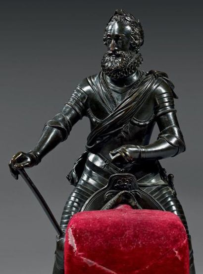 null Figure équestre en bronze finement ciselé et patiné représentant Henri IV chevauchant...