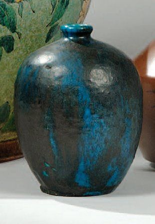 LACHENAL Edmond (1855-1930) Vase ovoïde à col étranglé en grès à coulées d'émaux...