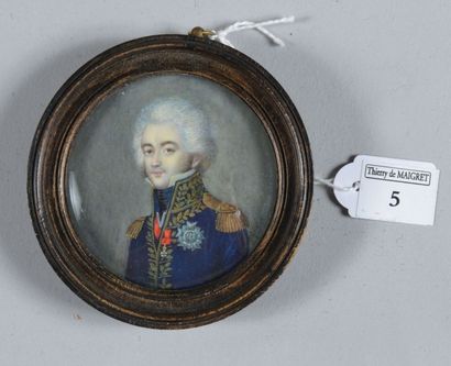 J.Victorien Miniature ronde sur ivoire, signée en bas à droite: Portrait d'un général...