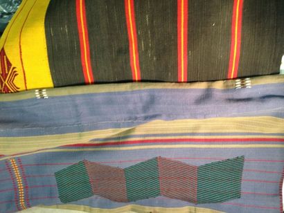 null Deux pagnes en coton, Nagaland, XXe siècle. Coton teint et filé à la main, 100...