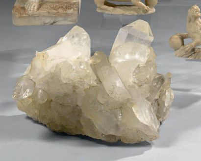 null Large bloc de quartz (légers éclats). H: 27,5 - L: 43 cm