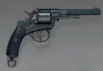 null Revolver Nagant modèle 1878 pour le Brésil, du même type que le réglementaire...