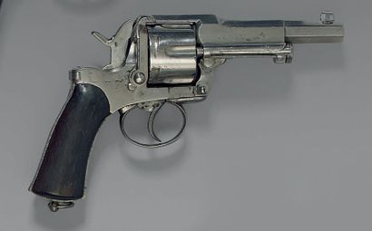null Revolver Maquaire (A. Fagnus) de type 1874, finition poli blanc, calibre 11...