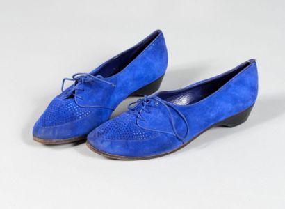 Andréa PFISTER Paire de chaussures à lacets en daim bleu, talon bas (2 cm), taille...