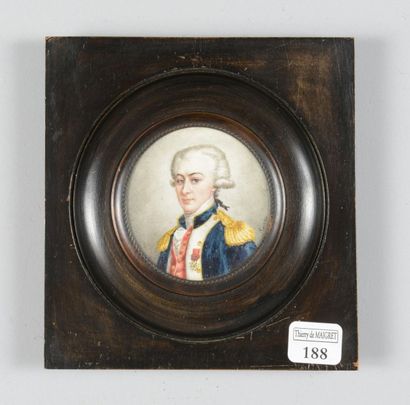 null Miniature ronde sur ivoire: Portrait présumé du général Lafayette; signée sur...