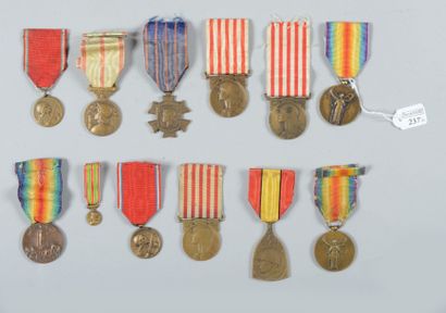 null Lot de 12 medailles commemoratives 1914-1918 dont trois médailles Interalliés,...